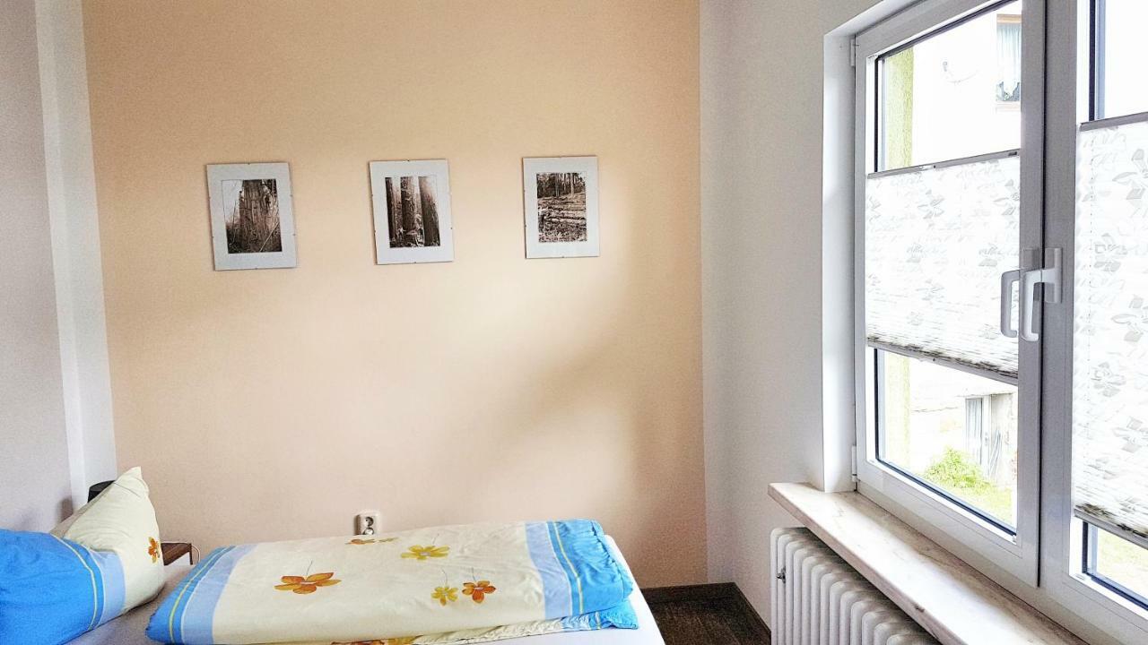 Monis Gemuetliche Ferienwohnungen Suhl Esterno foto